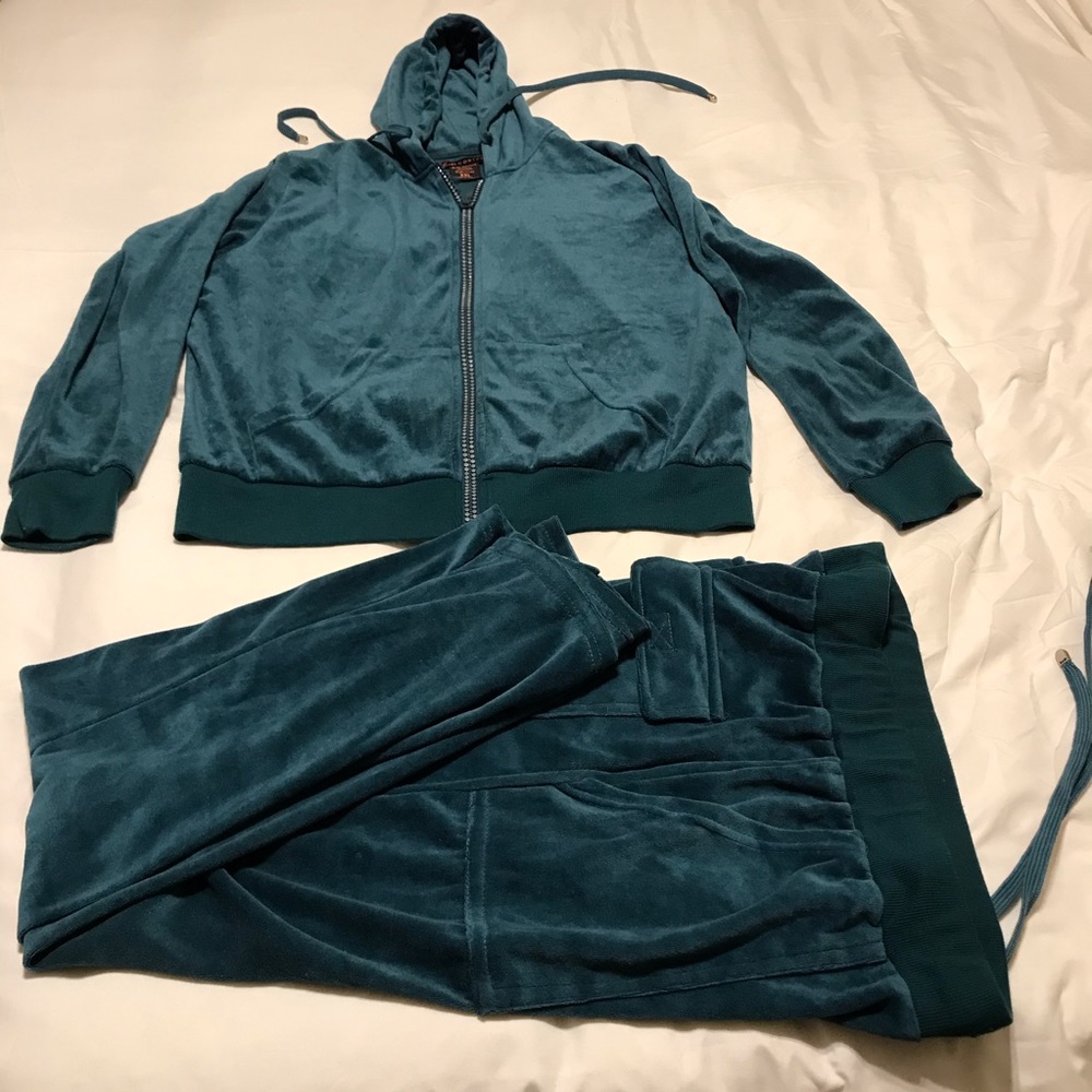 Beautiful jogging 🏃🏽‍♀️ suit XXL